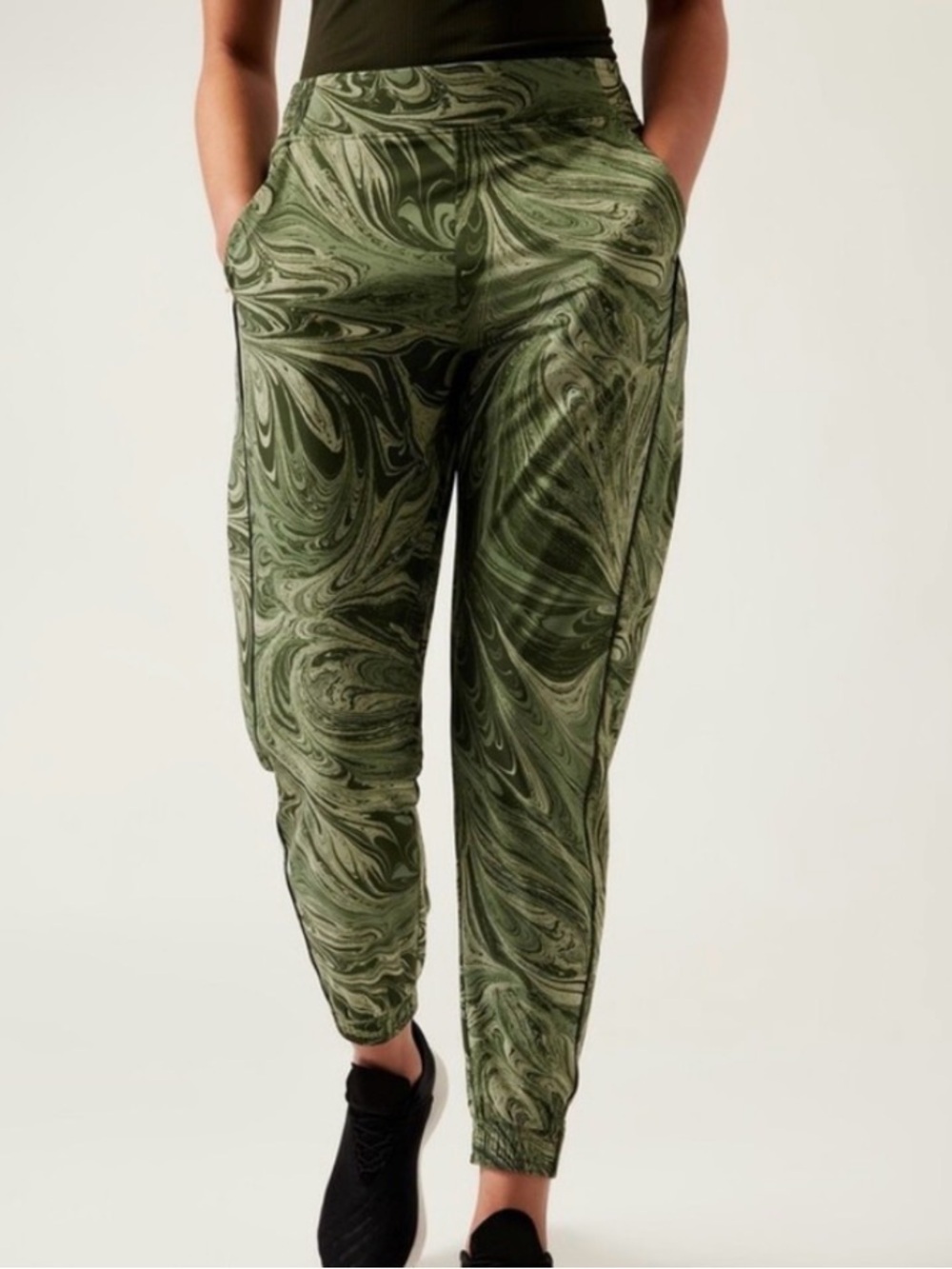 Athleta Brooklyn Joggers Size 10 in Sumi Marble Green Style 882624-00
